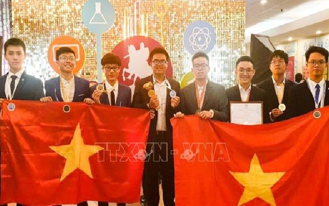Học sinh Việt Nam giành được huy chương ngay trong lần đầu tham dự Olympic Quốc tế Moscow Ảnh 2