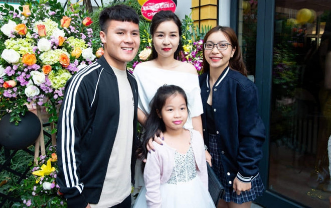 Bị Quang Hải xóa sạch ảnh, Nhật Lê có hành động bất ngờ Ảnh 2