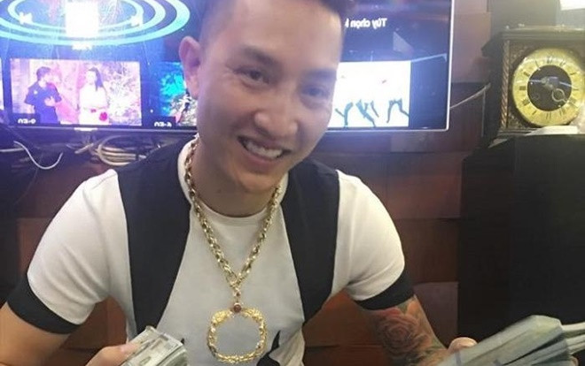 Phát hiện dương tính với ma túy tại một điểm ăn chơi, Huấn “Hoa Hồng” bị đưa đi cai nghiện bắt buộc Ảnh 2