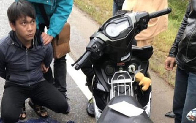 Bắt quả tang hai vợ chồng vận chuyển ma túy mang theo súng 'phòng thân' Ảnh 2