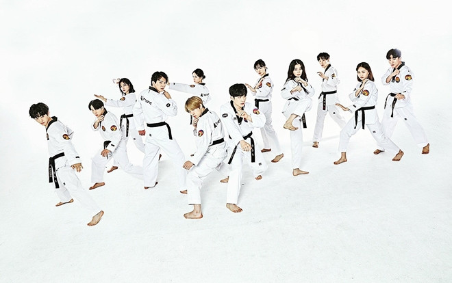 Fan Kpop xôn xao trước dự án 'chào sân' của nhóm tân binh nam nữ có xuất thân từ… lò võ thuật Ảnh 2