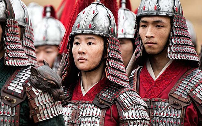 Cận cảnh tạo hình Hoa Mộc Lan của Lưu Diệc Phi trong Mulan 2020: Thần thái đã đủ chưa? Ảnh 2