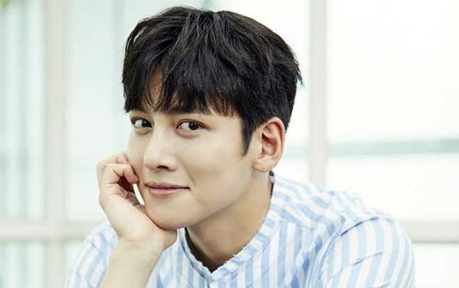 Lừa fan Việt Nam, Ji Chang Wook cũng không 'dày mặt' bằng Ronaldo Ảnh 2