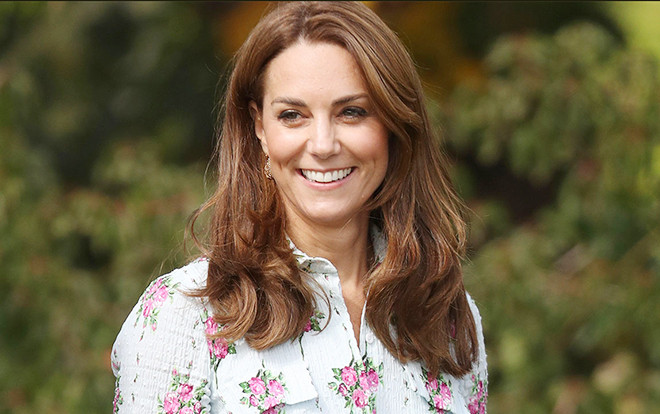 Công nương Kate Middleton tươi như hoa trong chiếc váy gần 50 triệu đồng Ảnh 2