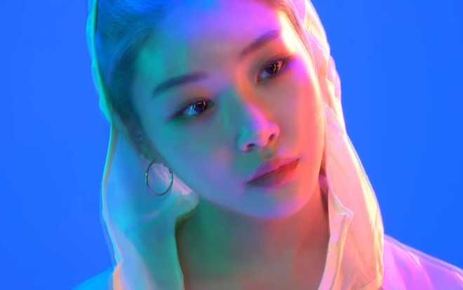 Trước thềm tái xuất cùng I.O.I, Chungha 'đánh lẻ' với MV hợp tác cùng rapper Mommy Son Ảnh 2