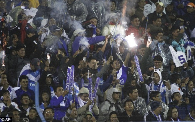 Những 'thảm hoạ' pháo sáng gây chết người chấn động thế giới Ảnh 2