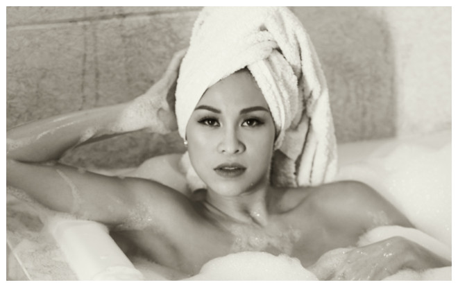 Bầu vượt mặt, Phương Mai vẫn khiến fan 'xịt máu mũi' với bộ hình gợi cảm tại nhà riêng Ảnh 2