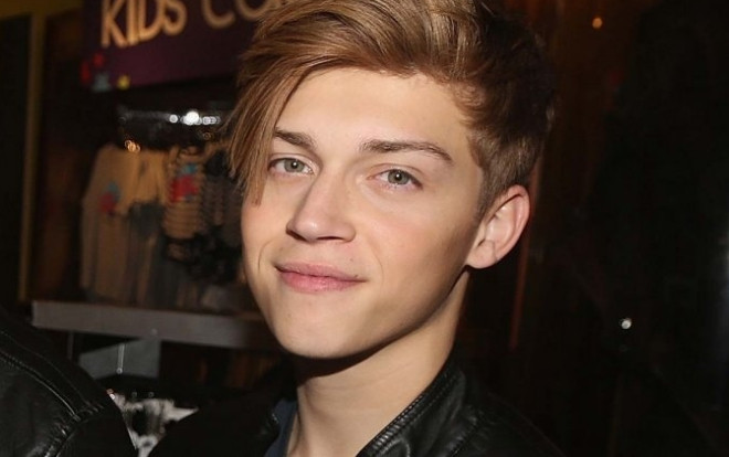 Thêm một ngôi sao thừa nhận bị lạm dụng tình dục dưới tuổi vị thành niên Ảnh 2