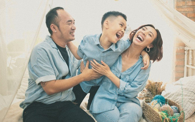 Tiến Luật - Thu Trang đón trung thu hạnh phúc cùng con trai, bật mí về kế hoạch có thêm em bé trong tương lai Ảnh 2