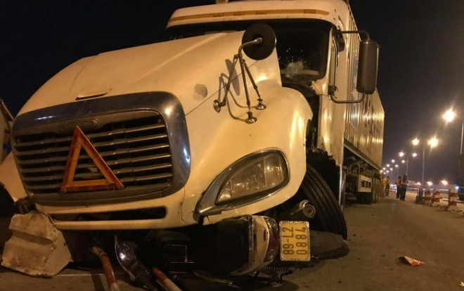 Danh tính tài xế container đâm hàng loạt xe máy trên cầu Thanh Trì, húc văng người đàn ông xuống sông Hồng tử vong Ảnh 2