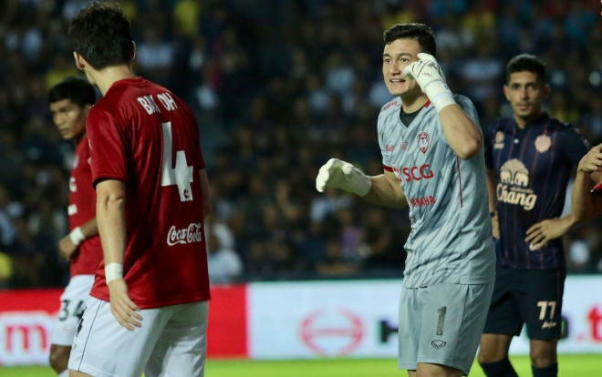 Đặng Văn Lâm toả sáng giúp Muangthong thắng đậm đội đầu bảng Ảnh 2