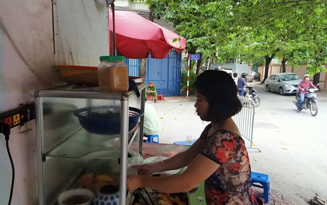 Vụ thanh niên sát hại bạn gái và bạn cùng phòng rồi tự tử: Nghi phạm đợi sẵn ngoài hàng lang từ đêm để chờ thời cơ ra tay Ảnh 2