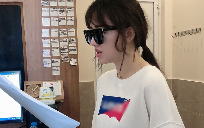 Hari Won tất bật tập luyện cho concert giữa đêm dù căng thẳng đến mức đổ bệnh Ảnh 2