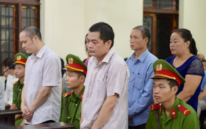 Hoãn phiên tòa xét xử gian lận kỳ thi THPT quốc gia 2018 tại Hà Giang do thiếu nhiều người làm chứng Ảnh 2