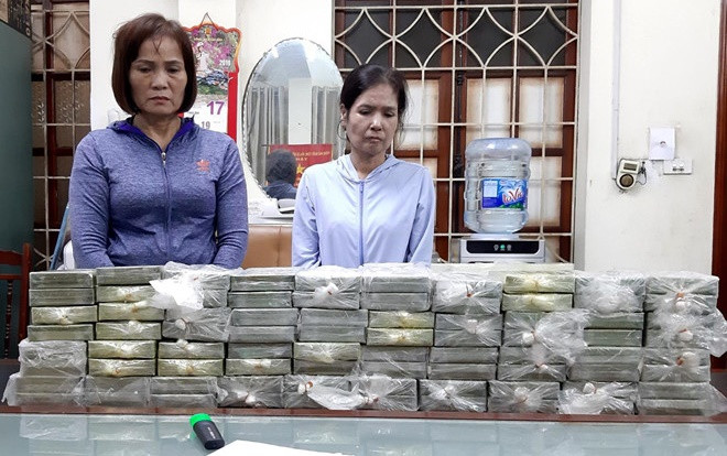 Cảnh sát vây bắt hai người phụ nữ đang giao dịch 80 bánh heroin Ảnh 2