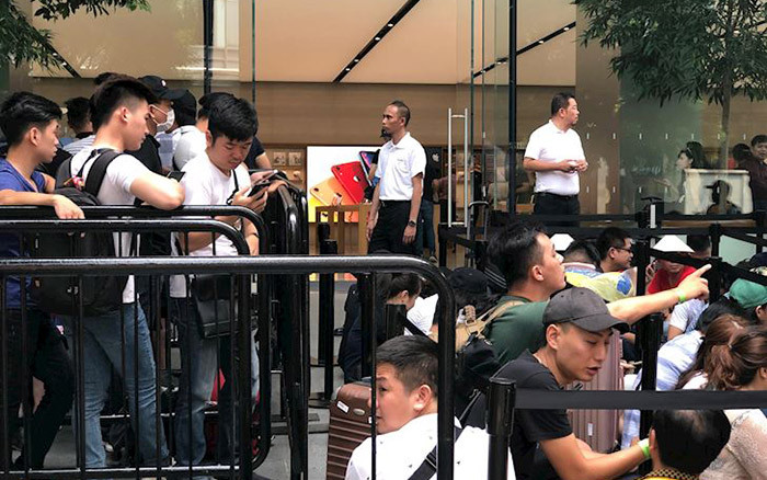 Vì sao Thái Lan cũng có Apple Store nhưng người Việt vẫn đổ xô sang Singapore mua iPhone 11? Ảnh 2