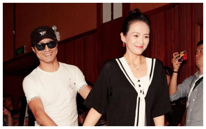 Sau thời gian dài giấu bụng bầu, Chương Tử Di bị nghi đã bí mật sinh con thứ 2 tại Mỹ Ảnh 2