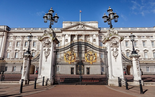 Quán bar trong Cung điện Buckingham từng bị đóng cửa vì lý do này Ảnh 2