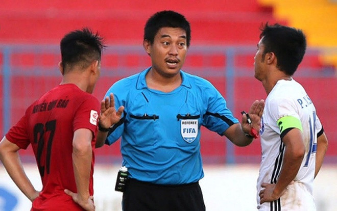 Các trọng tài FIFA 'made in Việt Nam' tự làm luật như thế nào? Ảnh 2