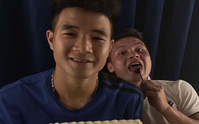 Quang Hải cute hết cỡ mừng sinh nhật Hà Đức Chinh Ảnh 2