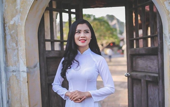 Top 5 cô vợ xinh đẹp của tuyển thủ Việt Nam Ảnh 2