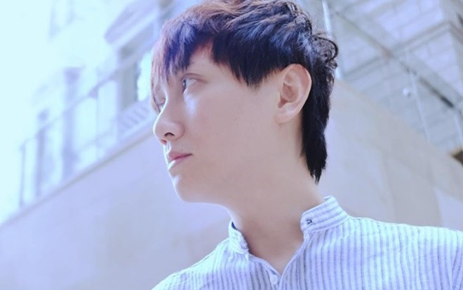 Được dịp chia sẻ kỷ niệm tròn 1 năm ra mắt MV, fan lại 'tranh thủ'… 'đòi' Mr. Siro ca khúc mới Ảnh 2