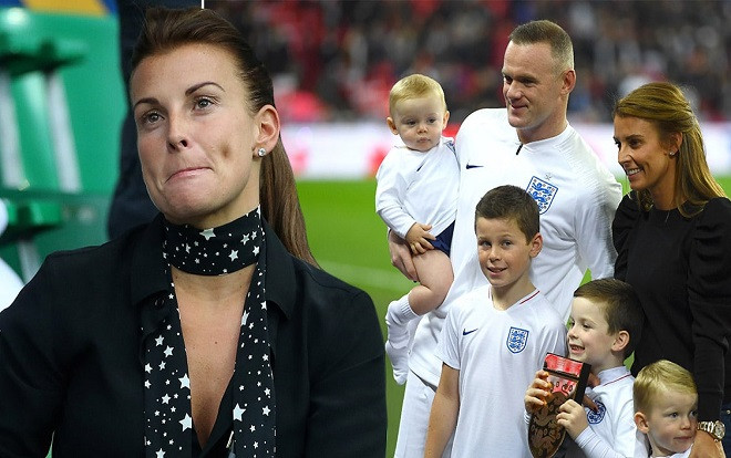 Top 5 nàng WAGs nóng bỏng nhất nước Anh bị phản bội đau đớn Ảnh 2