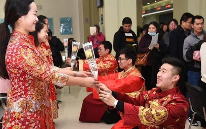 Người đàn ông cưới 23 vợ chỉ trong một năm Ảnh 2