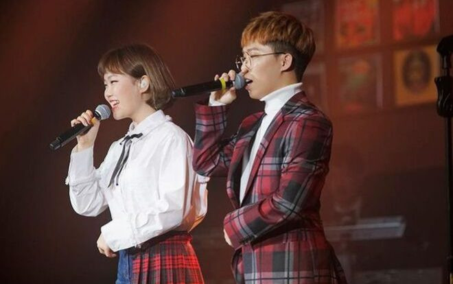 Trước những lo lắng của fan, AKMU khẳng định rằng họ không gặp khó khăn nào khi làm việc với YG Entertainment Ảnh 2