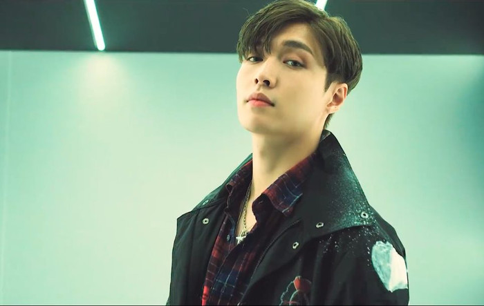 SM Ent vừa thông báo EXO sắp phát hành full album, Lay đã có mặt tại Hàn: Có thể trông chờ màn comeback đủ thành viên?