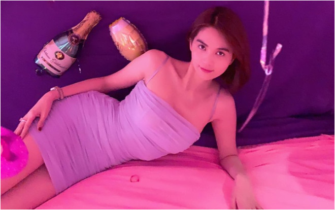 Ngọc Trinh thả dáng gợi cảm tại căn phòng đặc biệt do người tình chuẩn bị trong ngày sinh nhật Ảnh 2