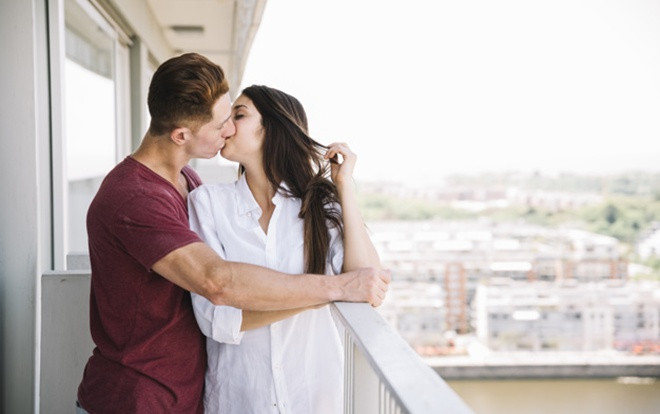 Cặp đôi khỏa thân ngã khỏi ban công tầng 3 chết tức tưởi khi đang 'ân ái' Ảnh 2