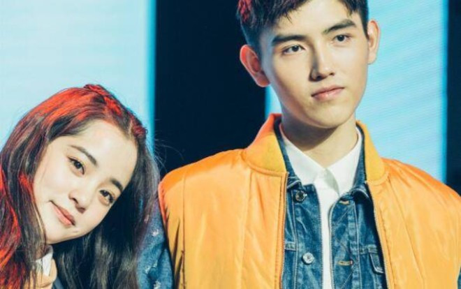 Hậu bỏ theo dõi trên Instagram để dập tắt tin đồn hẹn hò, Trần Phi Vũ - Âu Dương Na Na bị bắt gặp đi cùng nhau dạo ở Pháp Ảnh 2