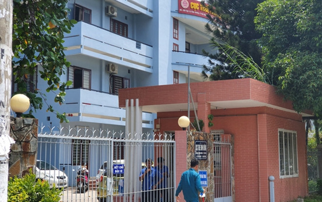 Nổ lớn tại Chi Cục thuế tỉnh Bình Dương khiến 1 bức tường đổ sập, công an siết chặt hiện trường Ảnh 2