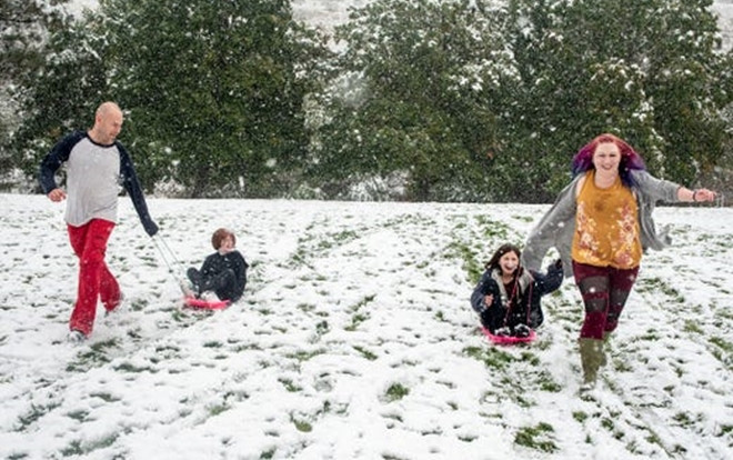 Tuyết rơi dày bất thường ở miền Tây nước Mỹ đầu mùa thu Ảnh 2