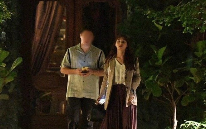 HOT: Lộ ảnh hẹn hò ngọt ngào của Park Gyuri (KARA) và thiếu gia nhà tài phiệt kém 7 tuổi Ảnh 2