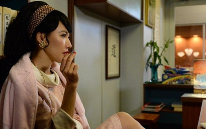 Lý Thi Hoa bật mí khi quay phim kinh dị TVB 'Tòa nhà Kim Tiêu': Không hút thuốc lá thật, đội ngũ hậu trường từng thấy hiện tượng kì lạ! Ảnh 2