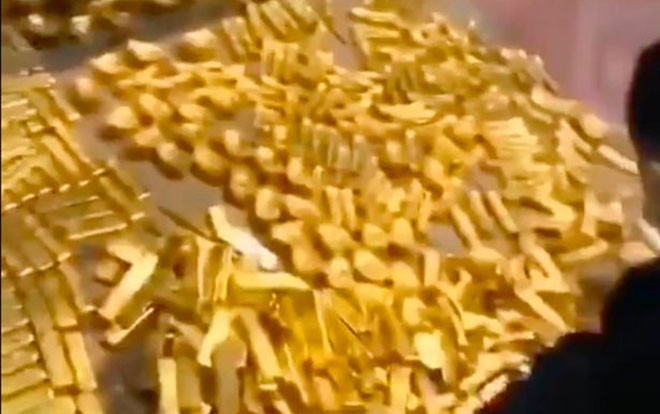 Choáng với căn hầm toàn vàng ròng và tiền mặt chục tỷ của quan chức tham ô Trung Quốc Ảnh 2