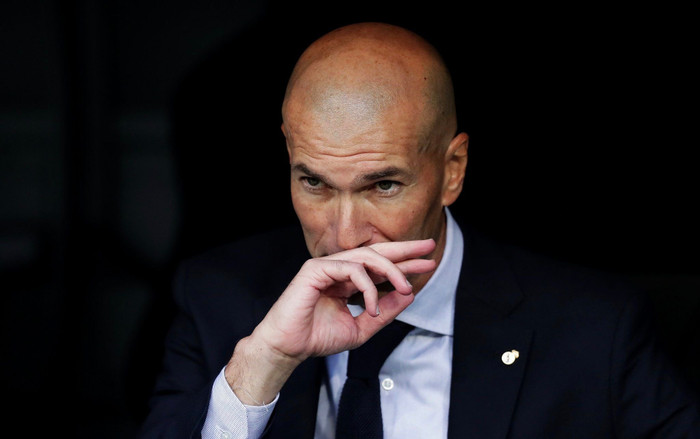 Để hoà đội dưới cơ, CĐV Real Madrid mỉa mai Zidane chỉ biết dựa hơi Ronaldo Ảnh 2