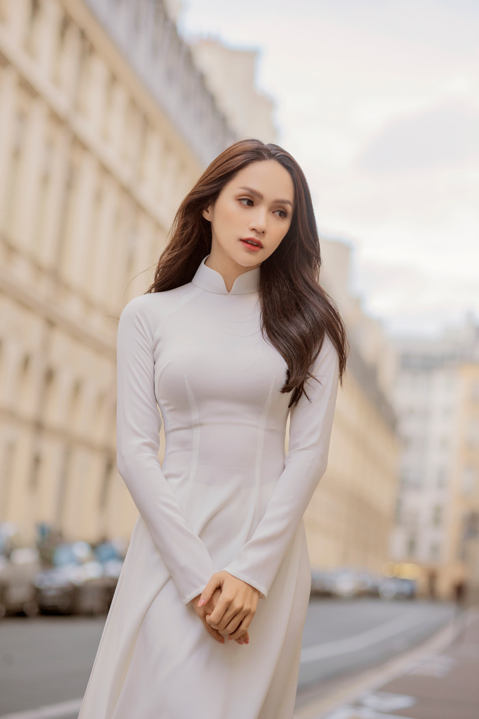 Hương Giang đẹp dịu dàng áo dải tung bay tại kinh đô thời trang Paris: Bộ ảnh đẹp nhất của 'Nữ hoàng thần thái' Ảnh 8