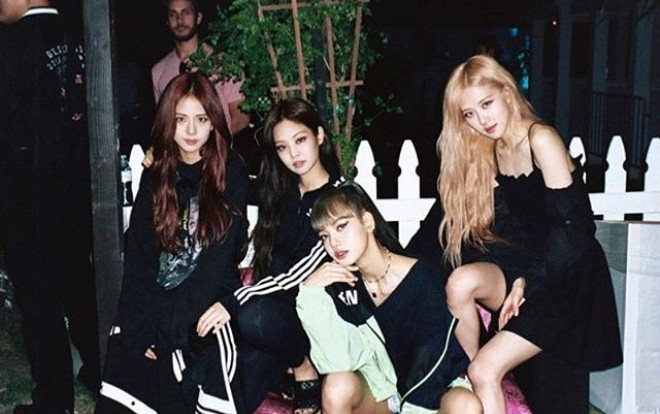 Nhờ 'siêu hit' Ddu-du Ddu-du, BlackPink lần nữa lập kỉ lục - trở thành girlgroup Kpop đầu tiên làm được điều này Ảnh 2