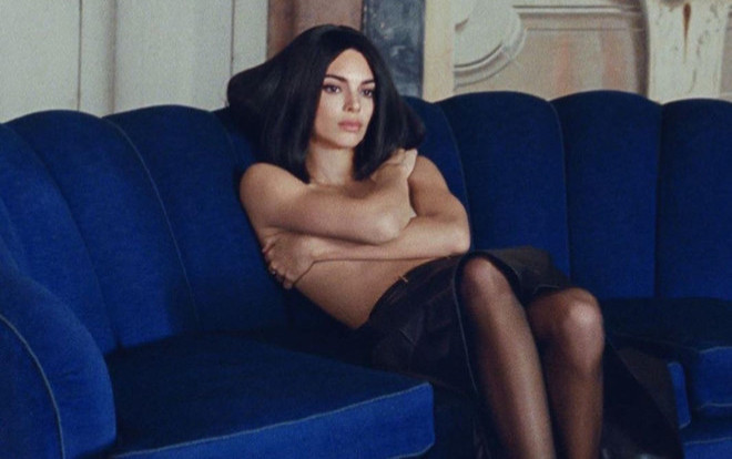 Không tham gia Paris Fashion Week, Kendall Jenner bán khỏa thân cho loạt hình thời trang Ảnh 2