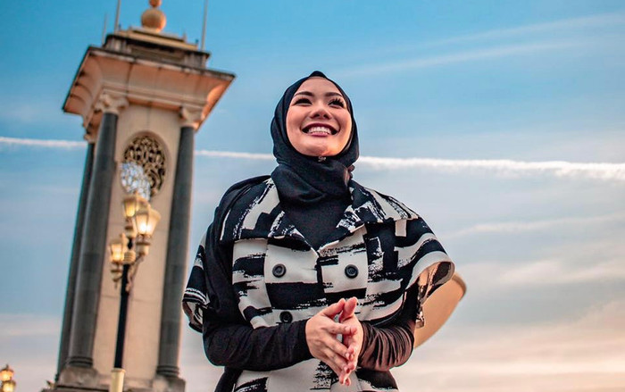 Nhan sắc 'máy bay bà già' quyến rũ của cầu thủ Malaysia 'xé' lưới Việt Nam Ảnh 2