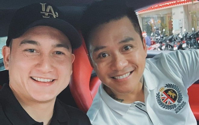 Tuấn Hưng cắt tóc cho Văn Toàn, lấy xế hộp xịn cho Đặng Văn Lâm đi nhờ Ảnh 2