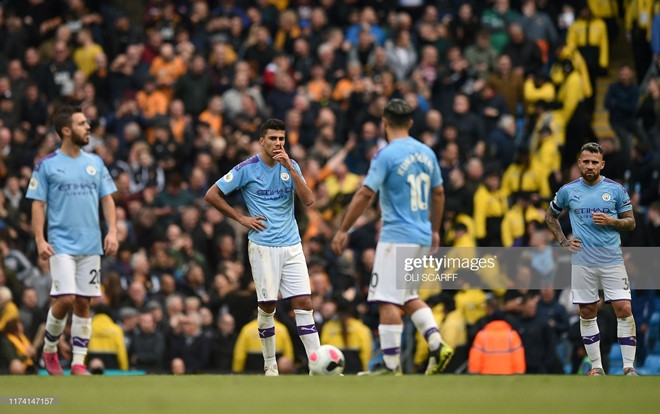 Thua sốc Wolves, Man City bị Liverpool bỏ xa 8 điểm Ảnh 2