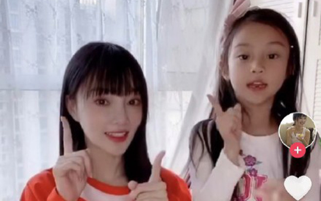 Lý Tiểu Lộ bị ném đá vì cho con gái Điềm Hinh lên livestream cùng trò chuyện với khán giả Ảnh 2