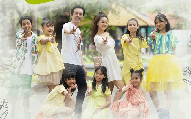 Phạm Quỳnh Anh - Dương Khắc Linh thực hiện lời hứa cùng học trò quay MV 'We Are The Future' Ảnh 2