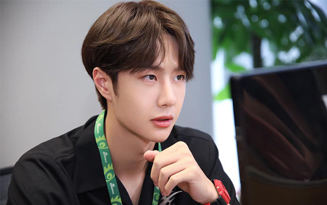 Ngay cả tên mình cũng ghi sai, giới giải trí Hoa Ngữ chắc chỉ có Vương Nhất Bác là như thế! Ảnh 2