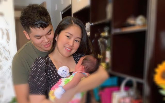 Lê Phương ghen tỵ với con gái nhỏ khi được chồng cưng như trứng hứng như 'bông' Ảnh 2