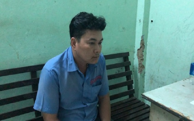 Tài xế xe buýt khai nguyên nhân dùng dao đâm lái xe GrabBike trên phố Sài Gòn Ảnh 2